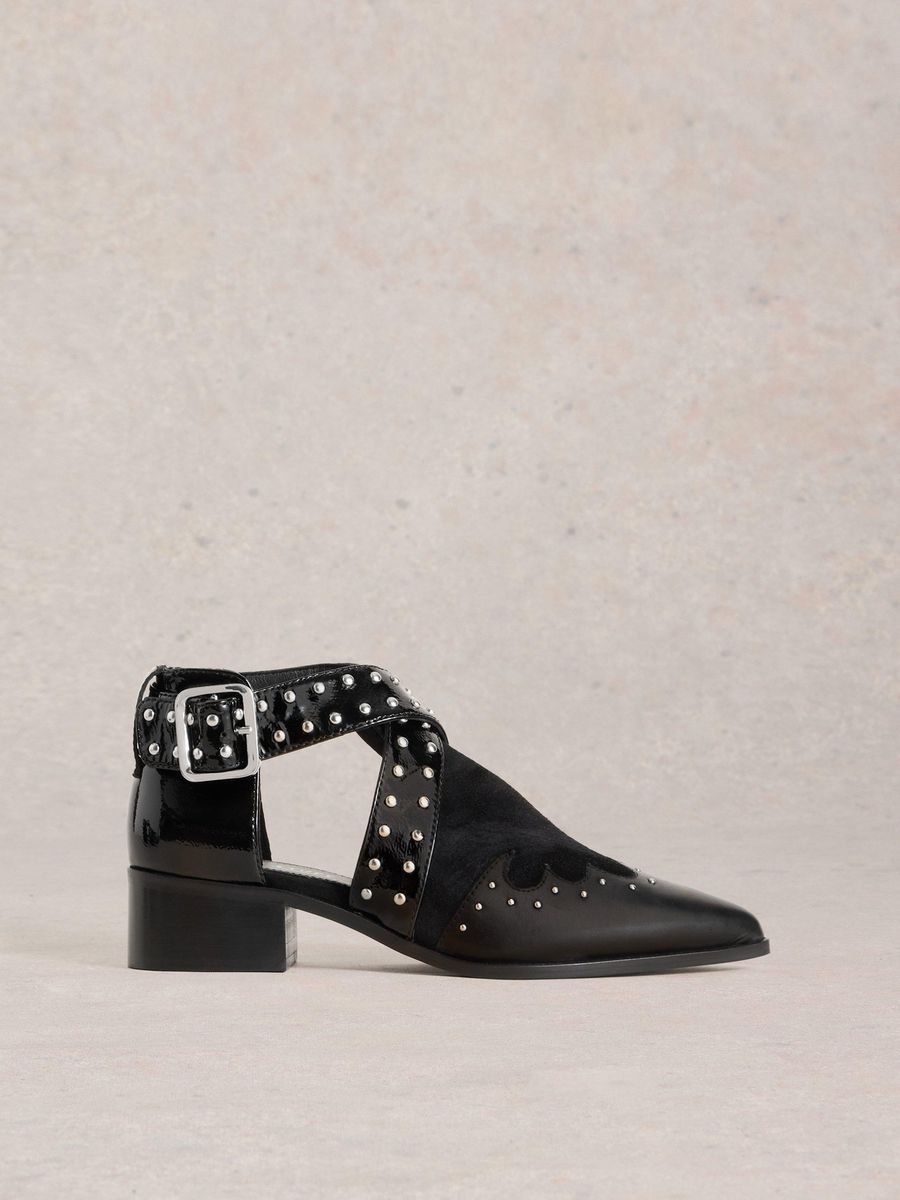 Western-Stiefeletten mit Nieten und Cut-outs