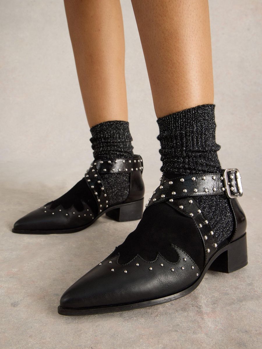 Western-Stiefeletten mit Nieten und Cut-outs