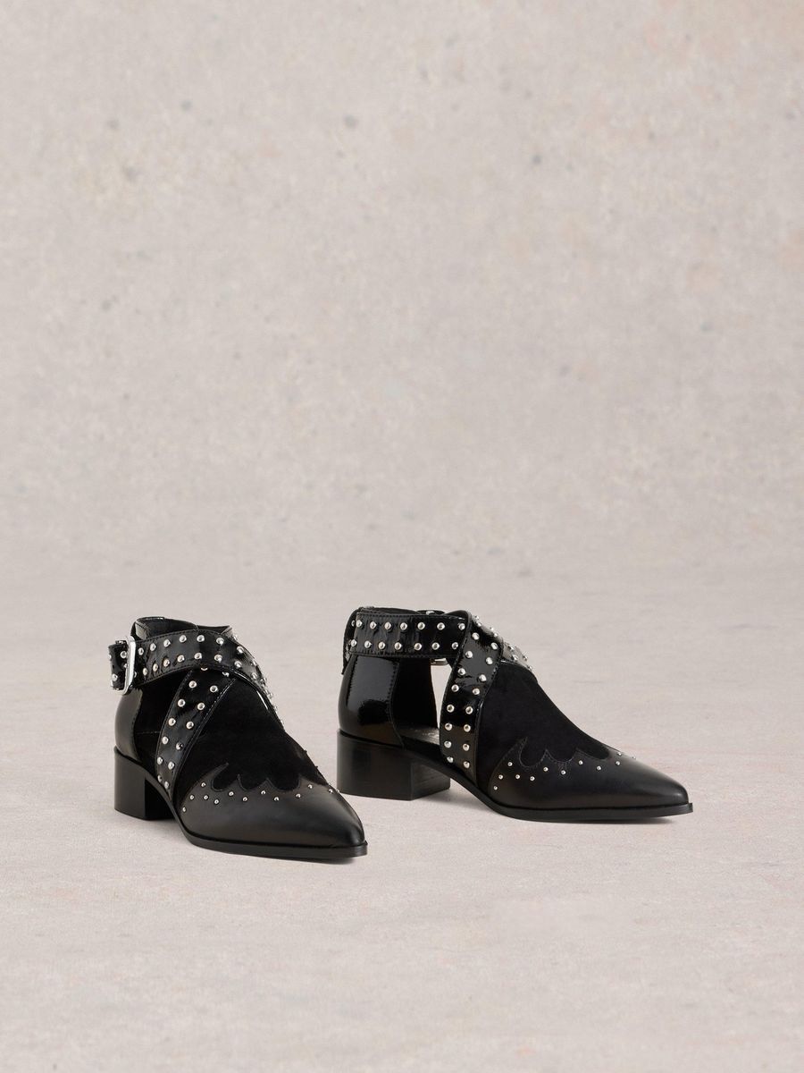 Western-Stiefeletten mit Nieten und Cut-outs