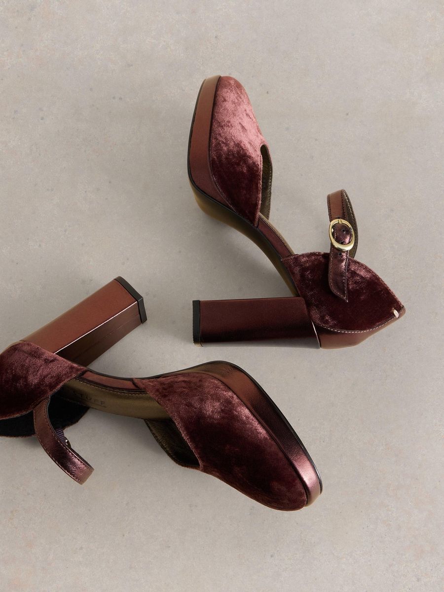 Elegante Mary-Jane-Plateaupumps aus Samt
