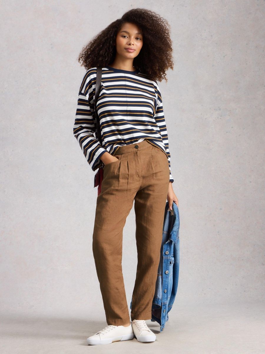 Leinenhose mit Bundfalten und Karottenschnitt