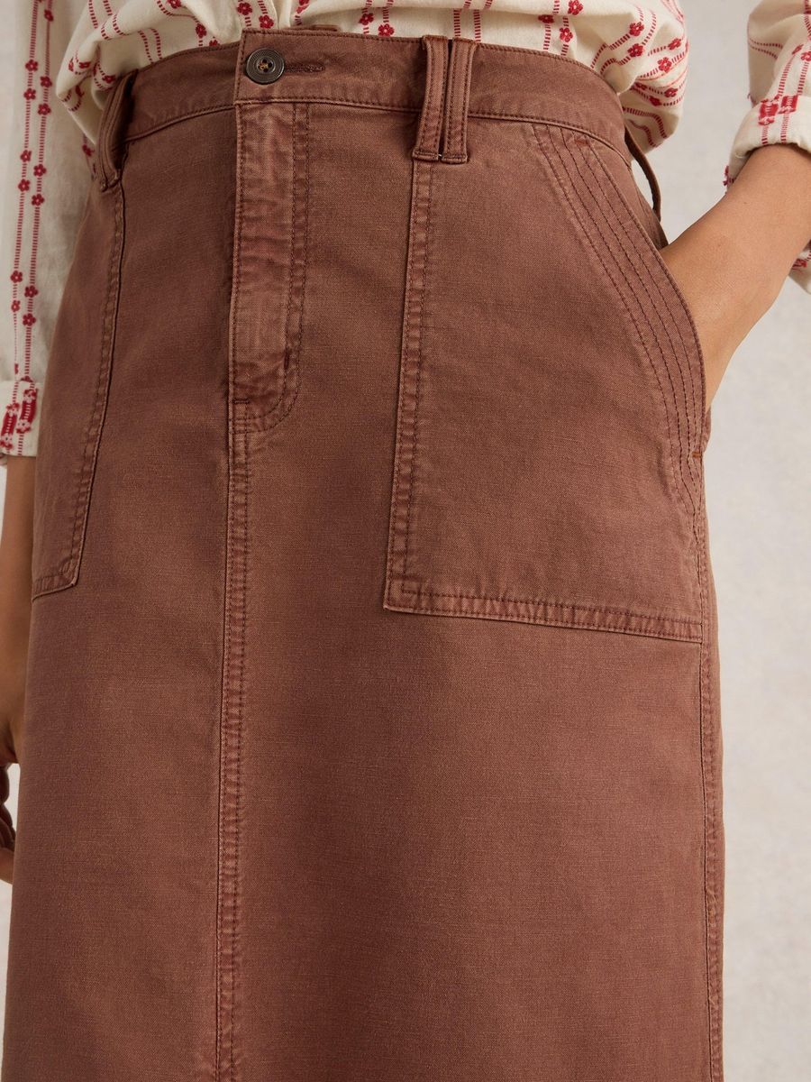 Ausgestellter Utility-Midirock mit Taschen