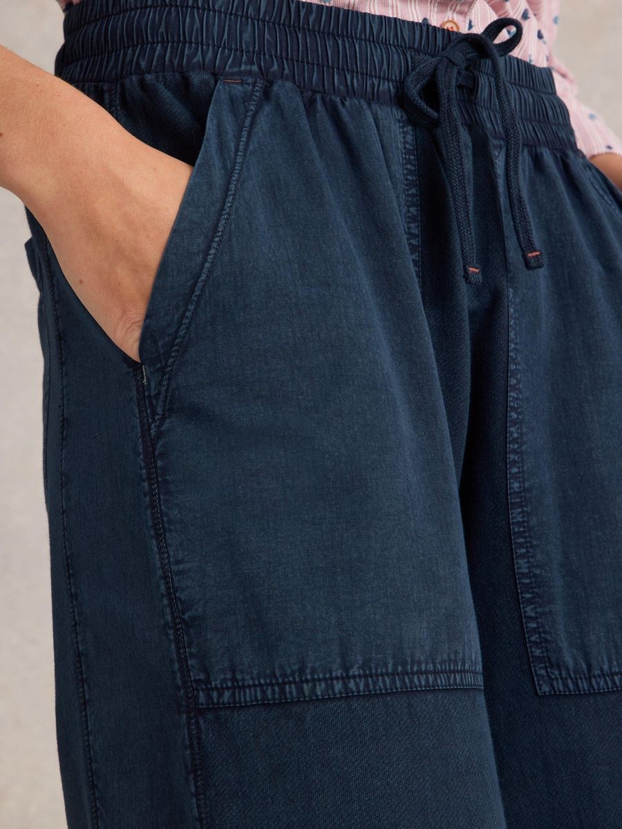 Weite Baumwoll-Jogginghose mit Utility-Taschen