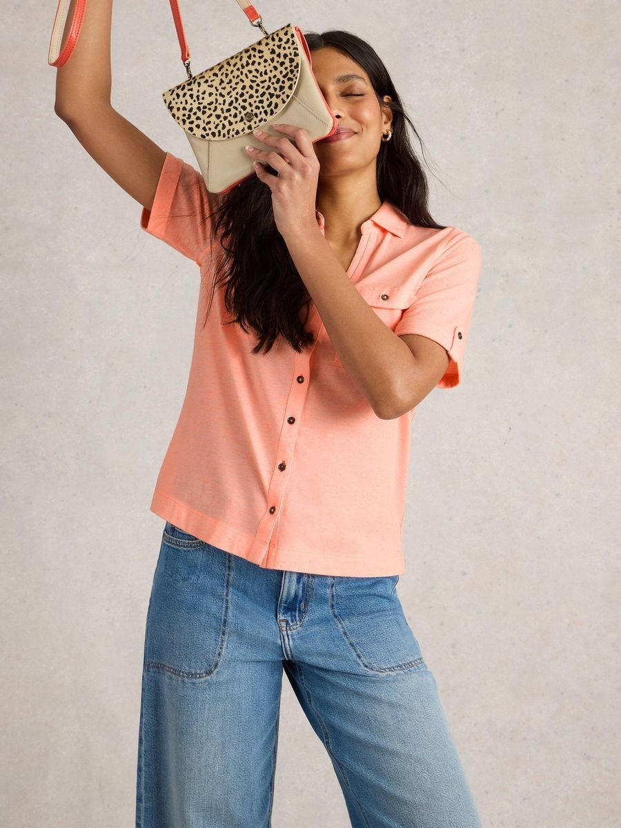 Kurzarm-Jerseybluse mit Brusttaschen