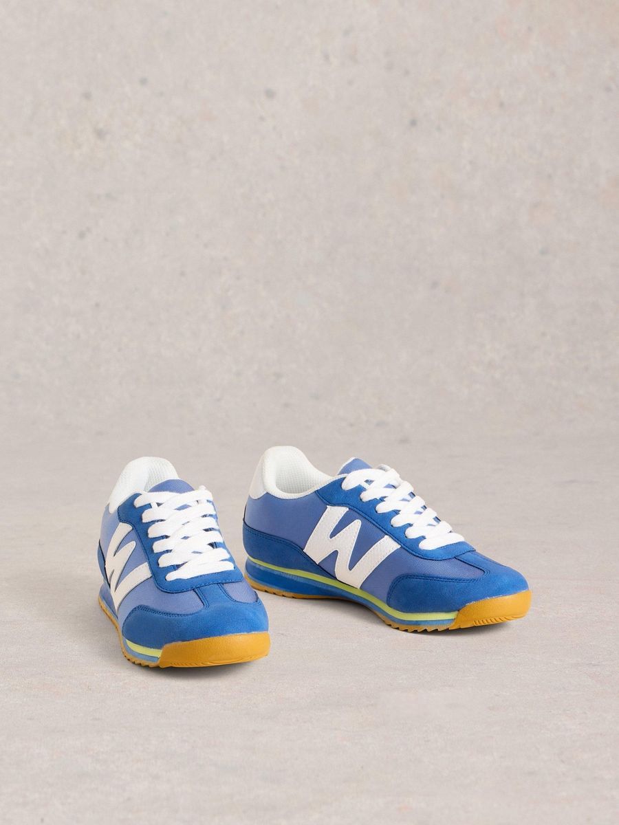 Retro-Sneaker mit Logo-Applikation