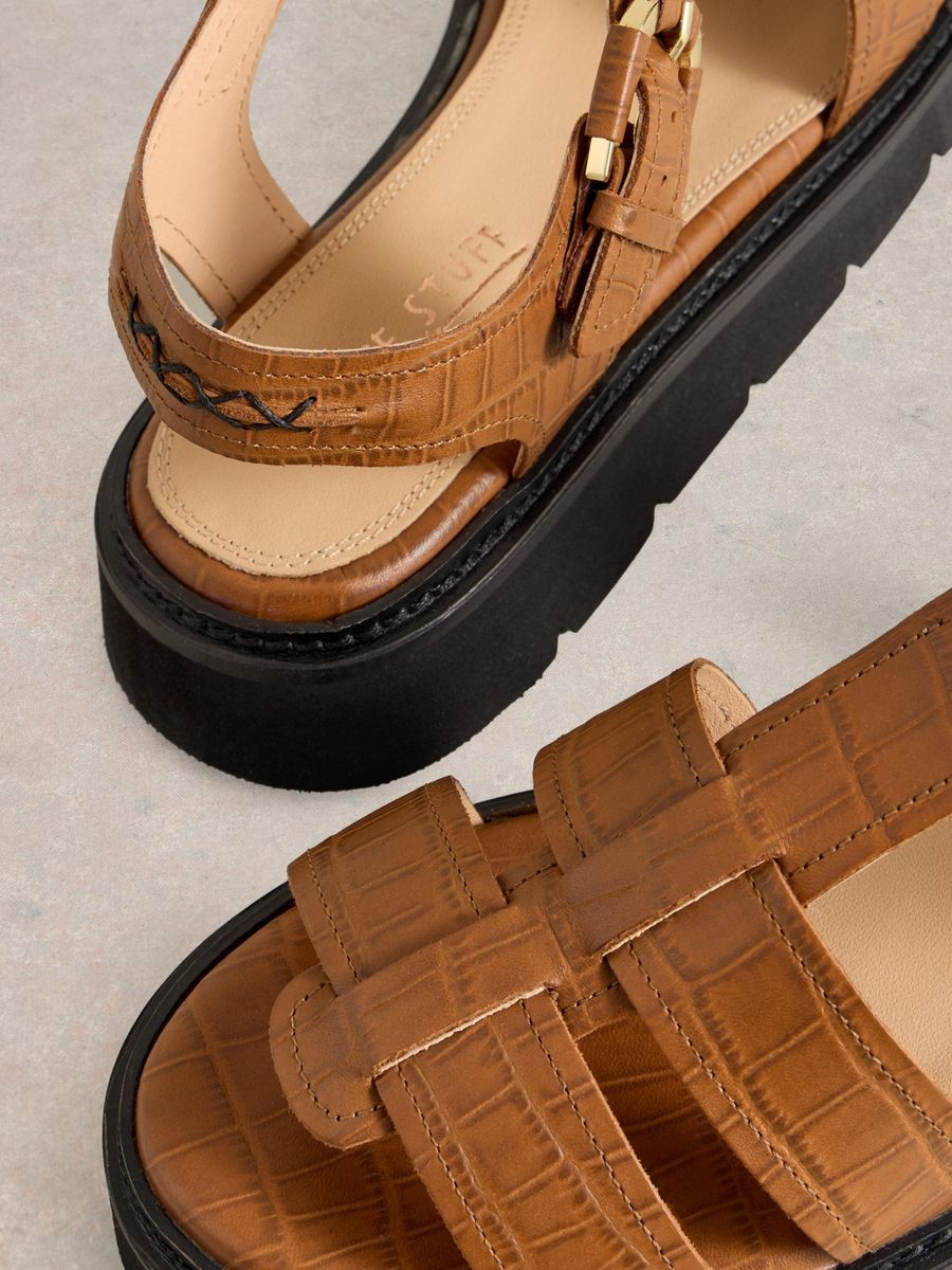 Plateau-Sandalen mit Kroko-Prägung
