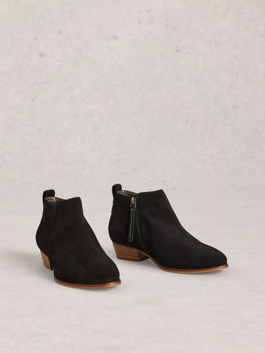 Bequeme Wildleder-Stiefeletten mit Weitschaft