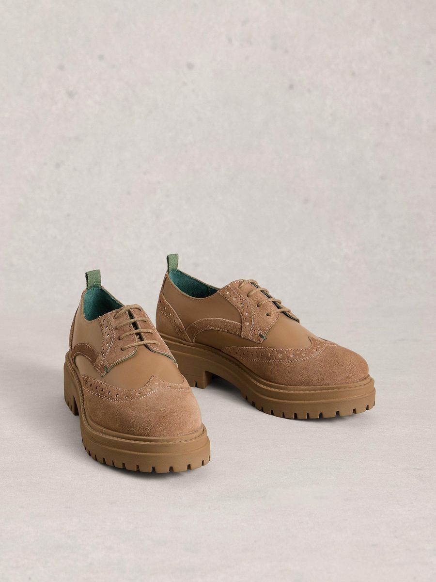 Rustikale Wildleder-Brogues mit Profilsohle