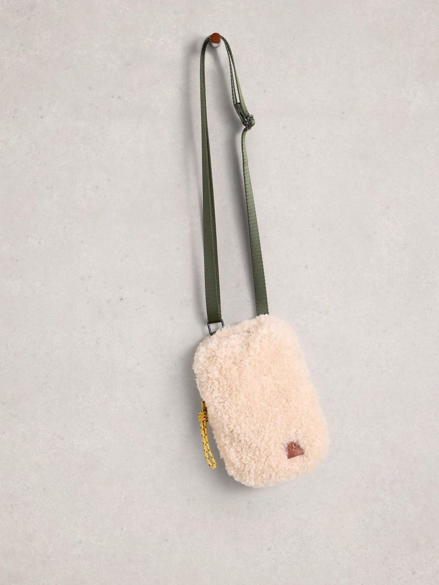 Handytasche aus weichem Teddyfell