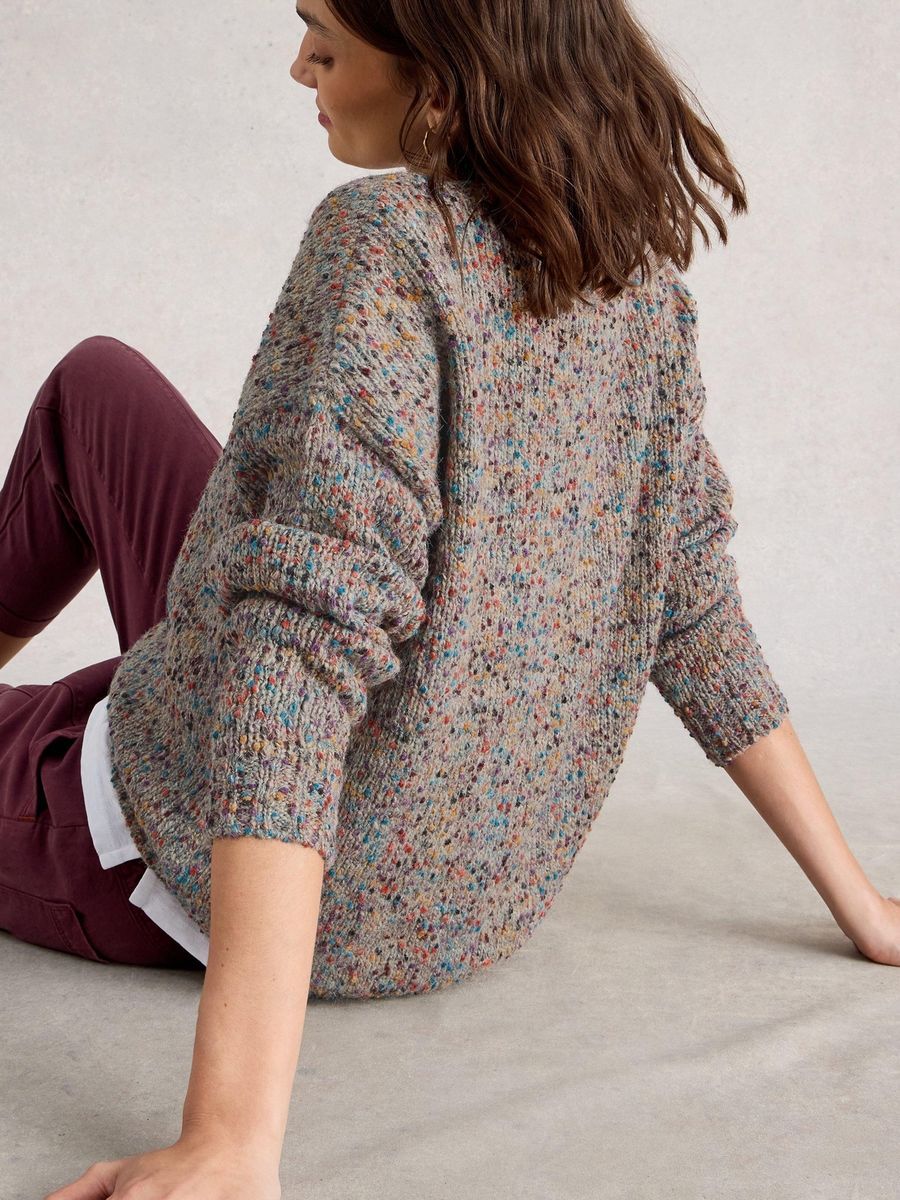 Mehrfarbig gesprenkelter Strickpullover mit V-Ausschnitt