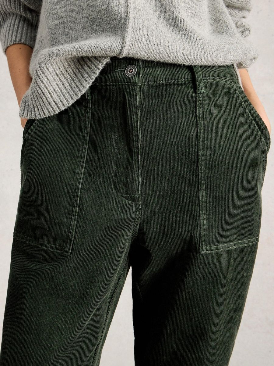 Hochgeschnittene Kordhose im Utility-Stil