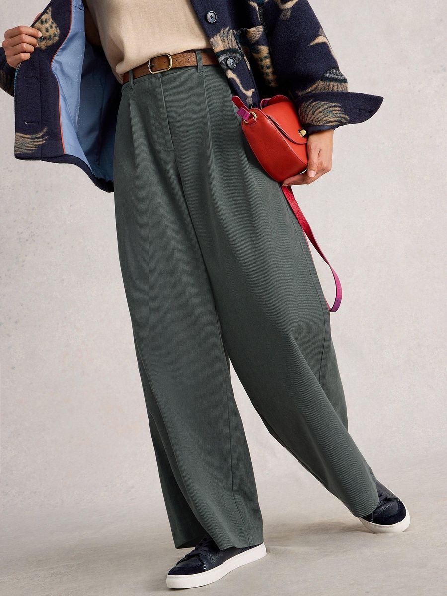 Weite Cordhose mit Bundfalten