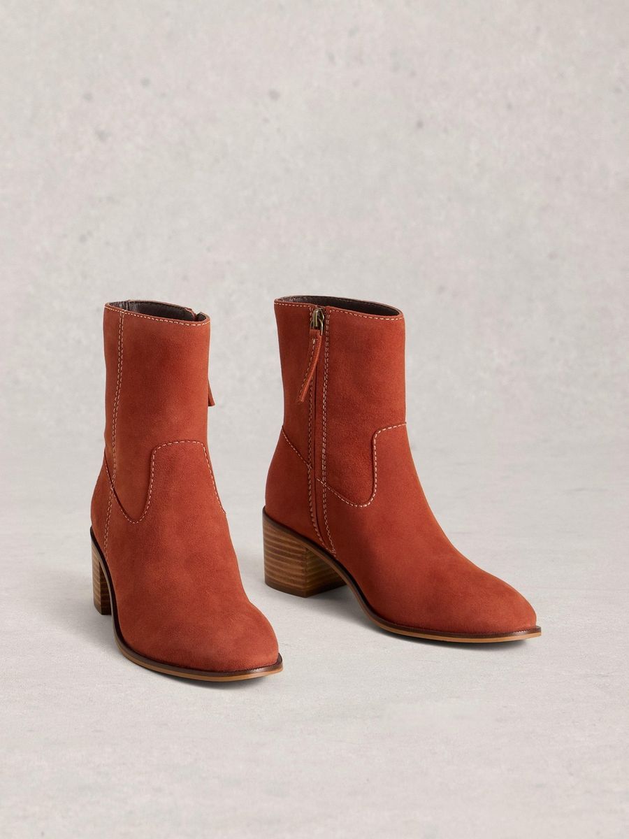 Klassische Wildleder-Stiefeletten mit Blockabsatz