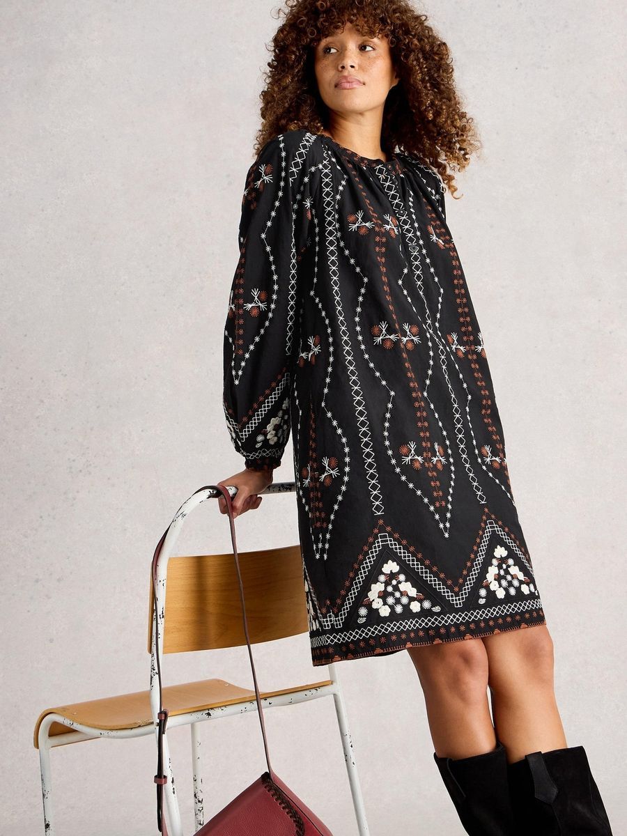 Aufwendig besticktes Baumwoll-Tunika-Kleid
