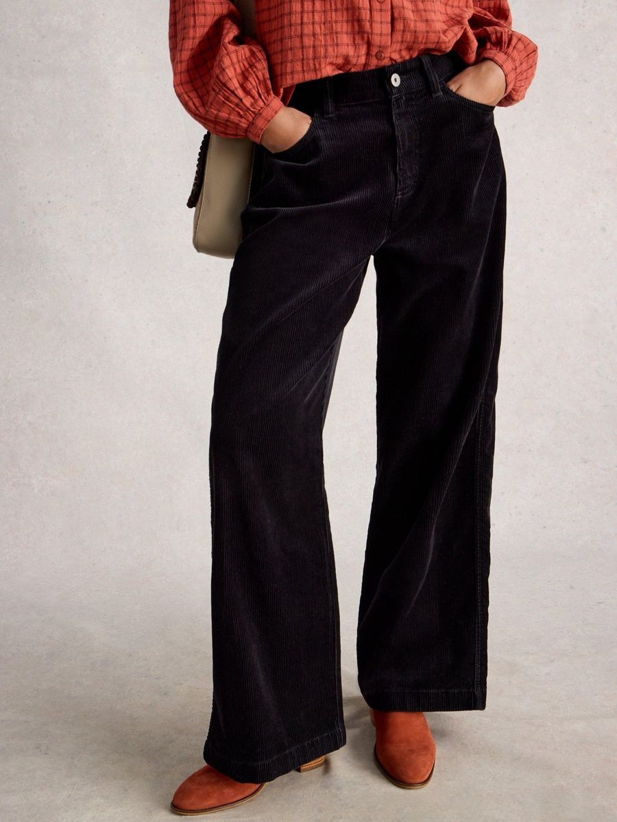 Cordhose mit weitem Bein