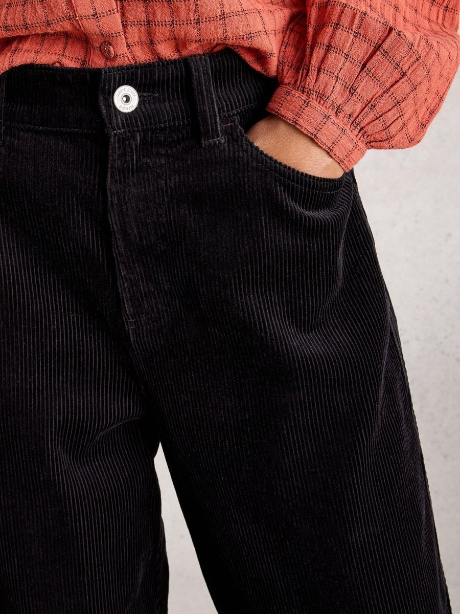 Cordhose mit weitem Bein