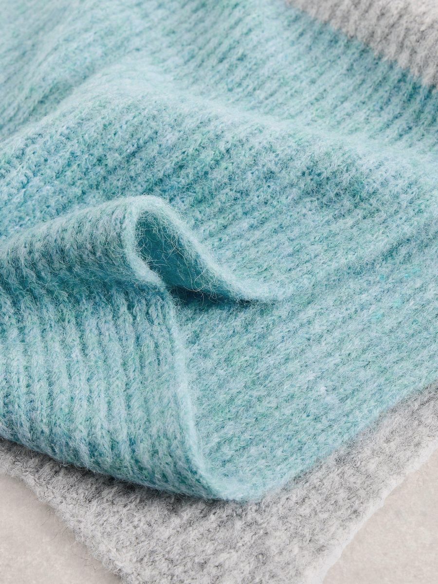 Gerippter Strickschal im Colour-Block