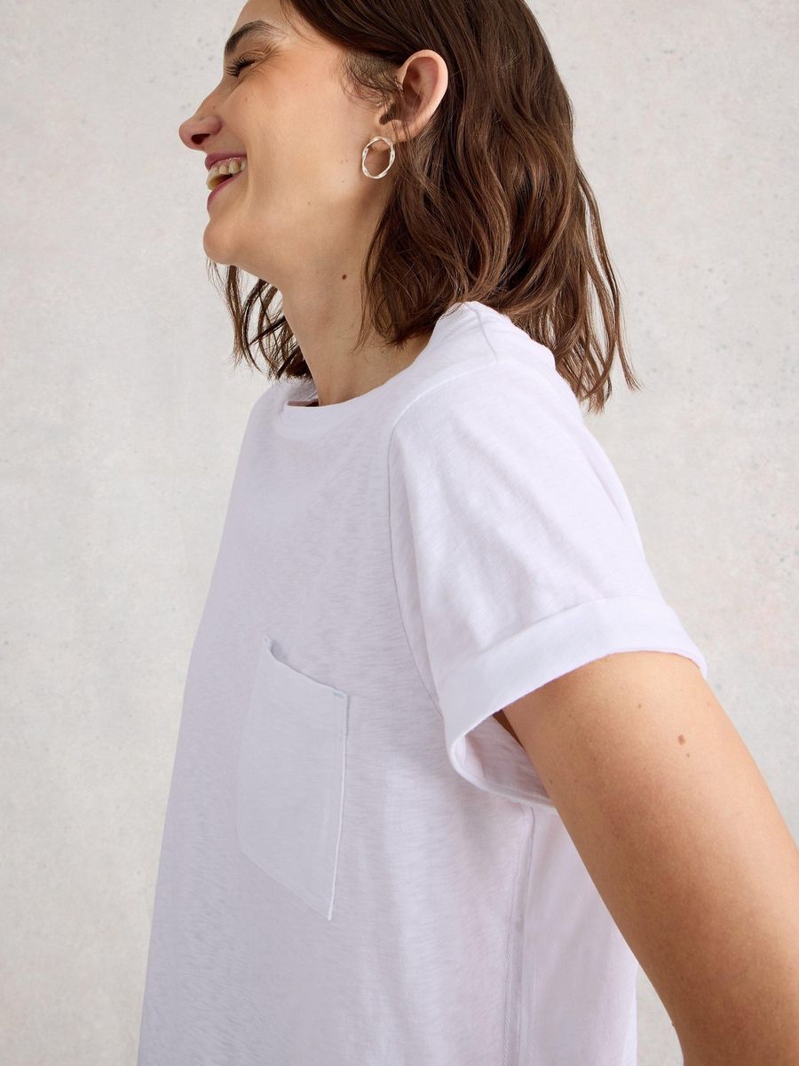 Klassisches Baumwoll-T-Shirt mit Tasche