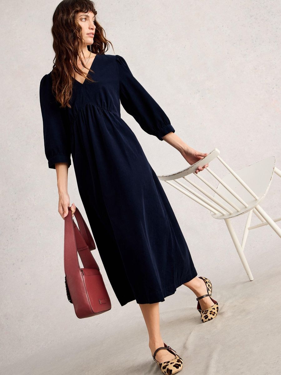 Kord-Midikleid mit Empire-Taille