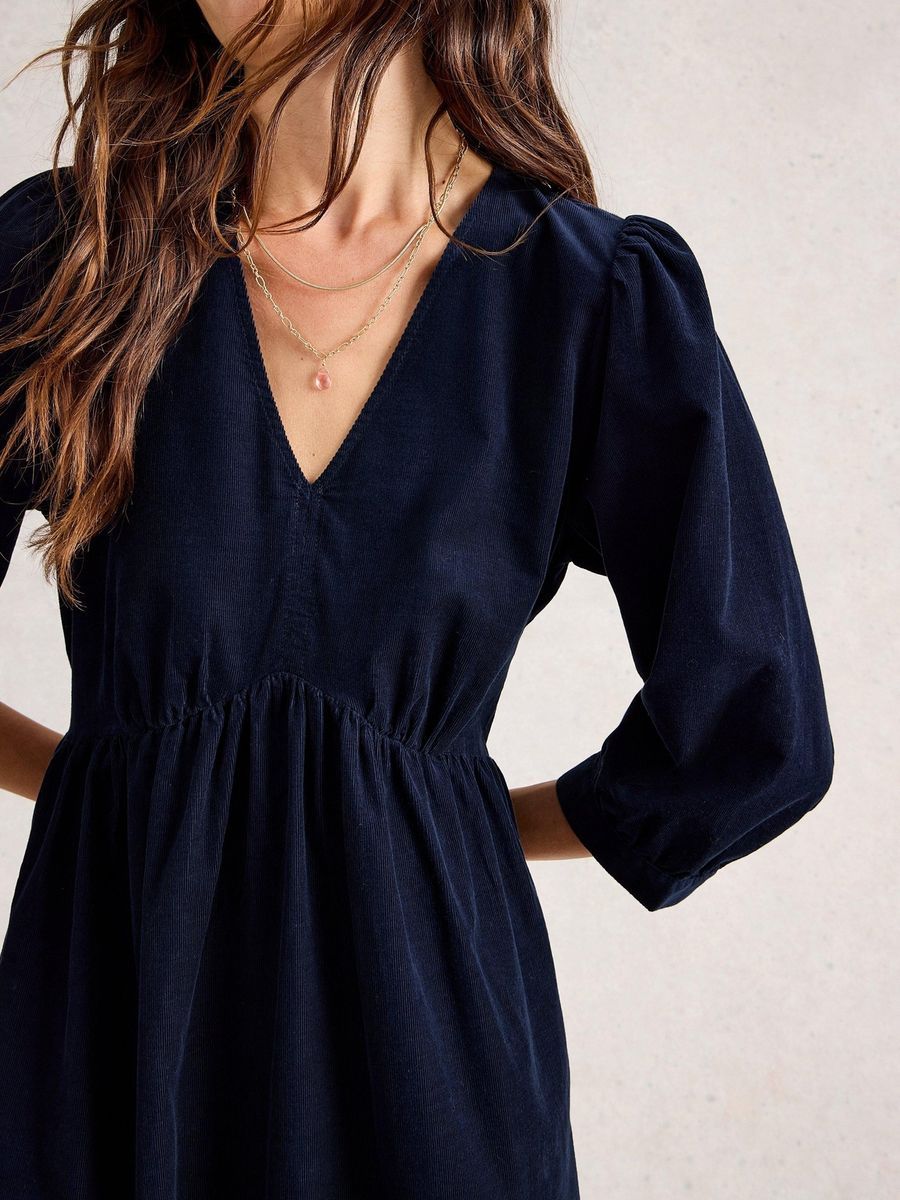 Kord-Midikleid mit Empire-Taille