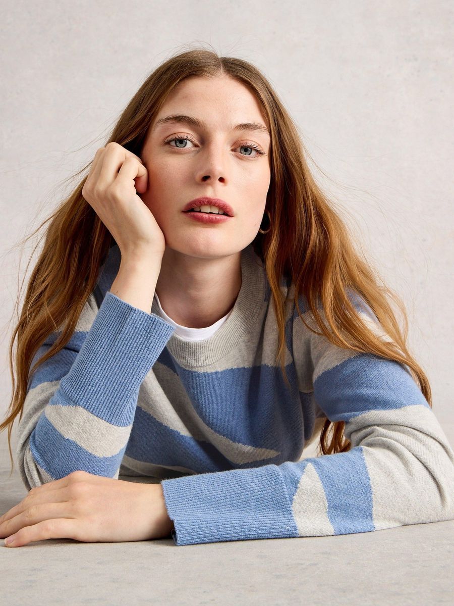 Feingestrickter Pullover mit abstraktem Muster