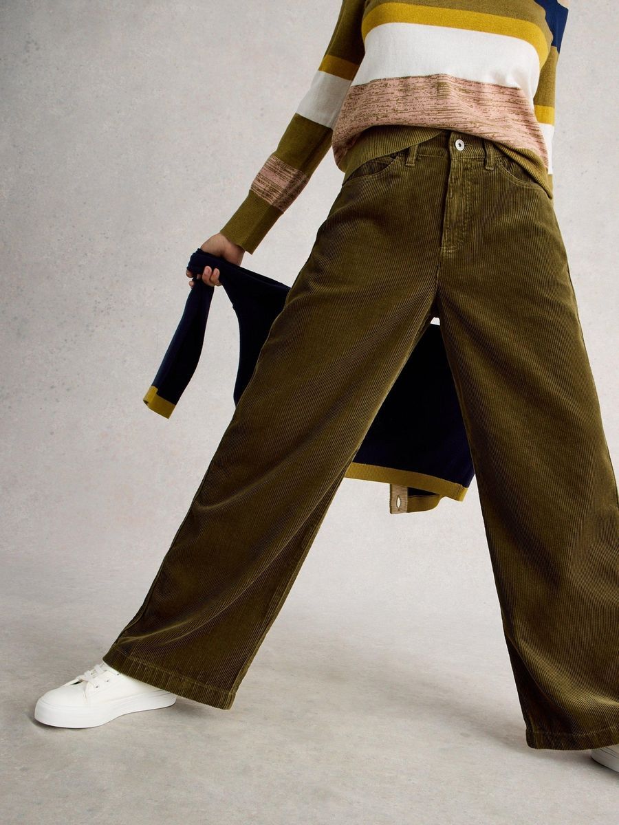 Cordhose mit weitem Bein