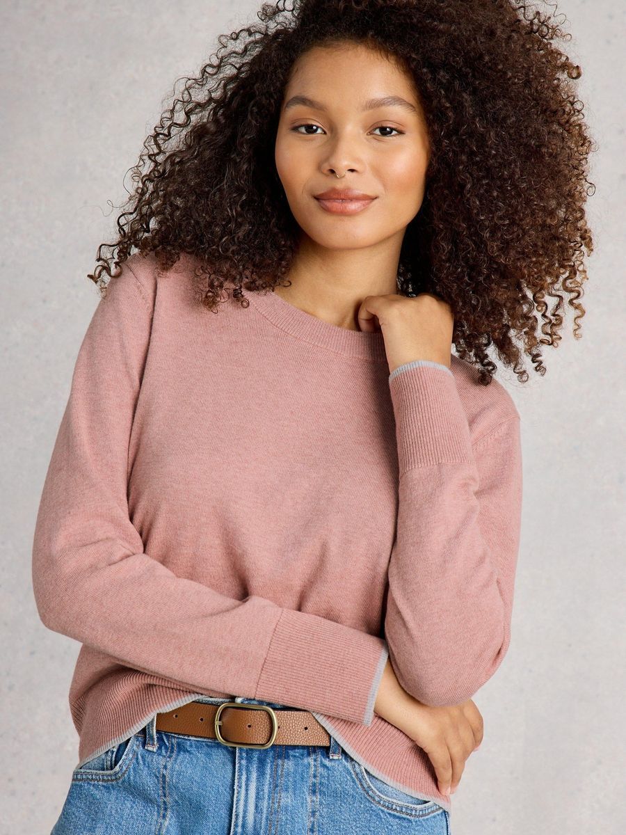 Weicher feingestrickter Rundhals-Pullover