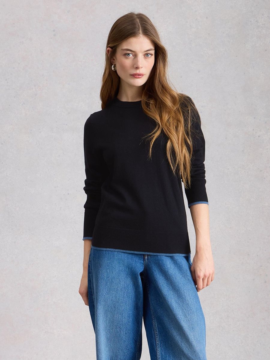Weicher feingestrickter Rundhals-Pullover