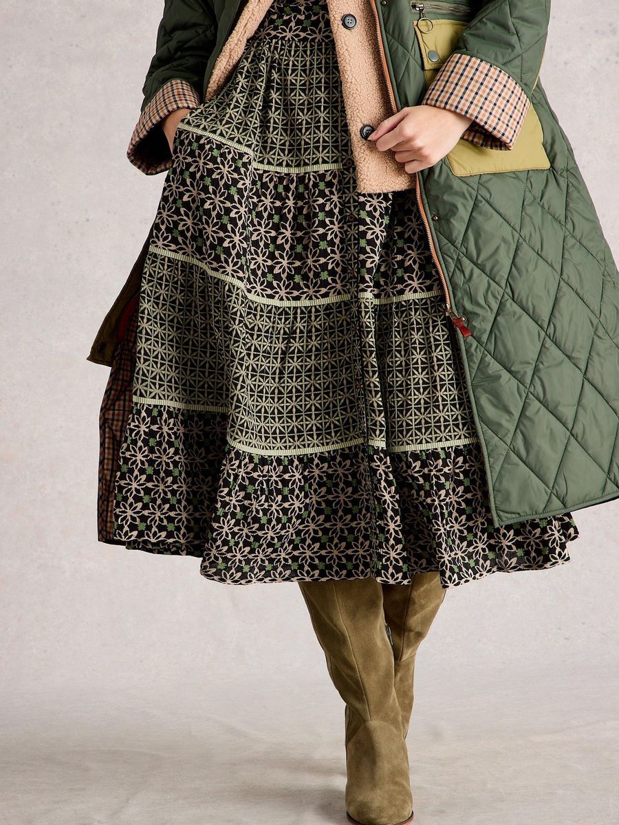 Gestuftes Midikleid mit Mustermix