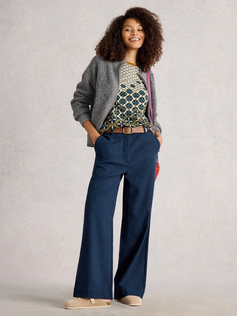 Gemütliche Bouclé-Strickjacke mit Reißverschluss