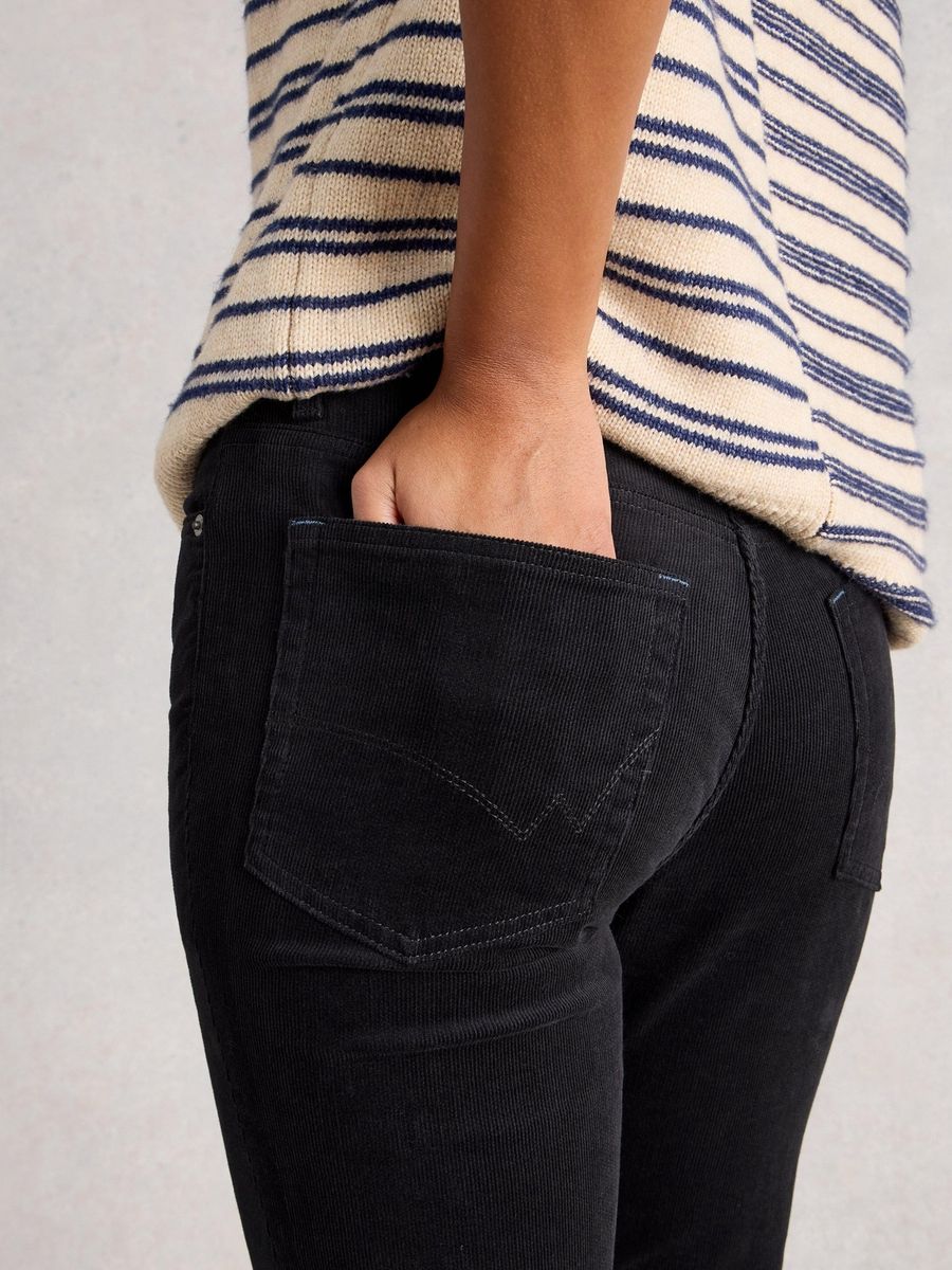 Klassische Cordhose mit geradem Bein