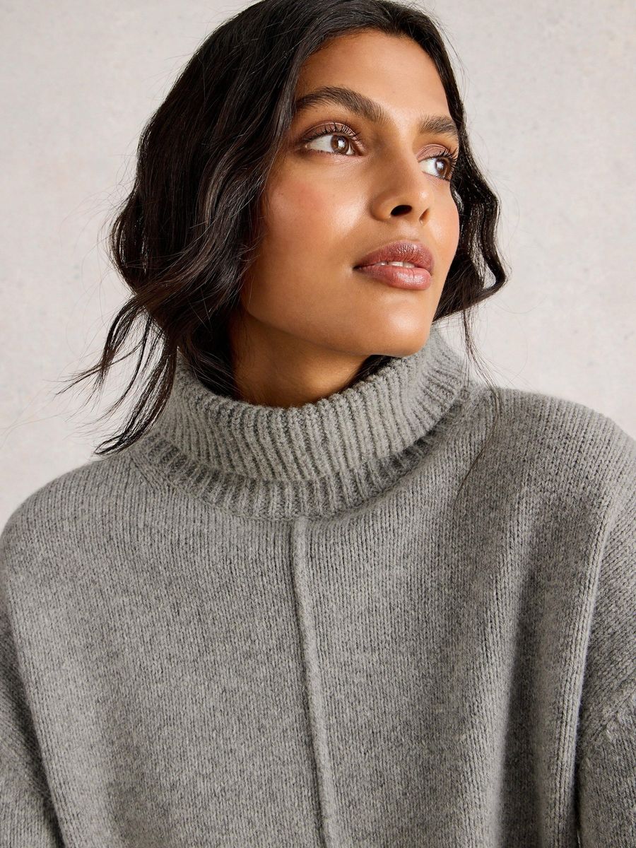 Kuscheliger Rollkragenpullover mit Ziernaht
