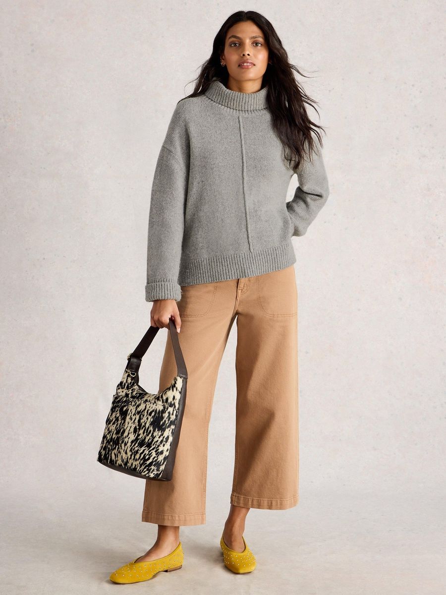 Kuscheliger Rollkragenpullover mit Ziernaht