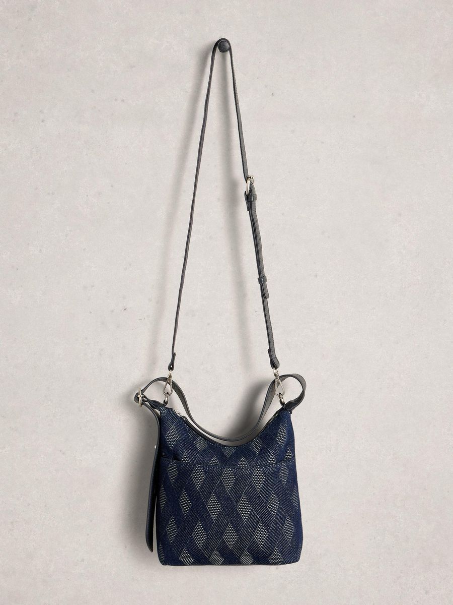 Schultertasche aus Wildleder mit Geometriemuster