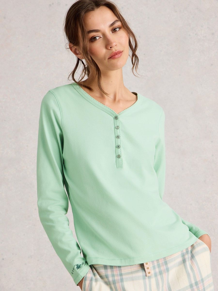 Weiches Bio-Baumwoll-Henley-Schlafshirt