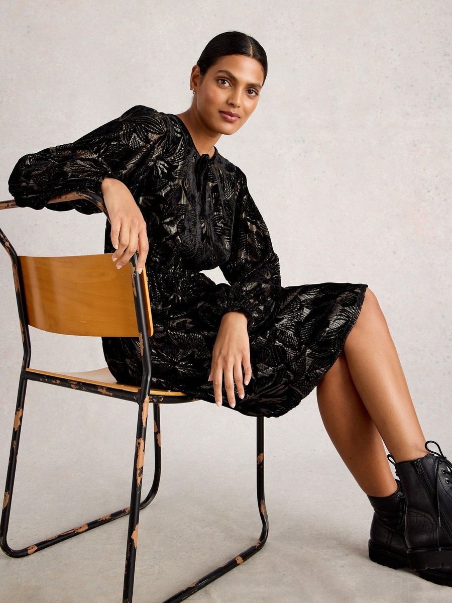 Elegantes Midikleid aus Ausbrenner-Samt