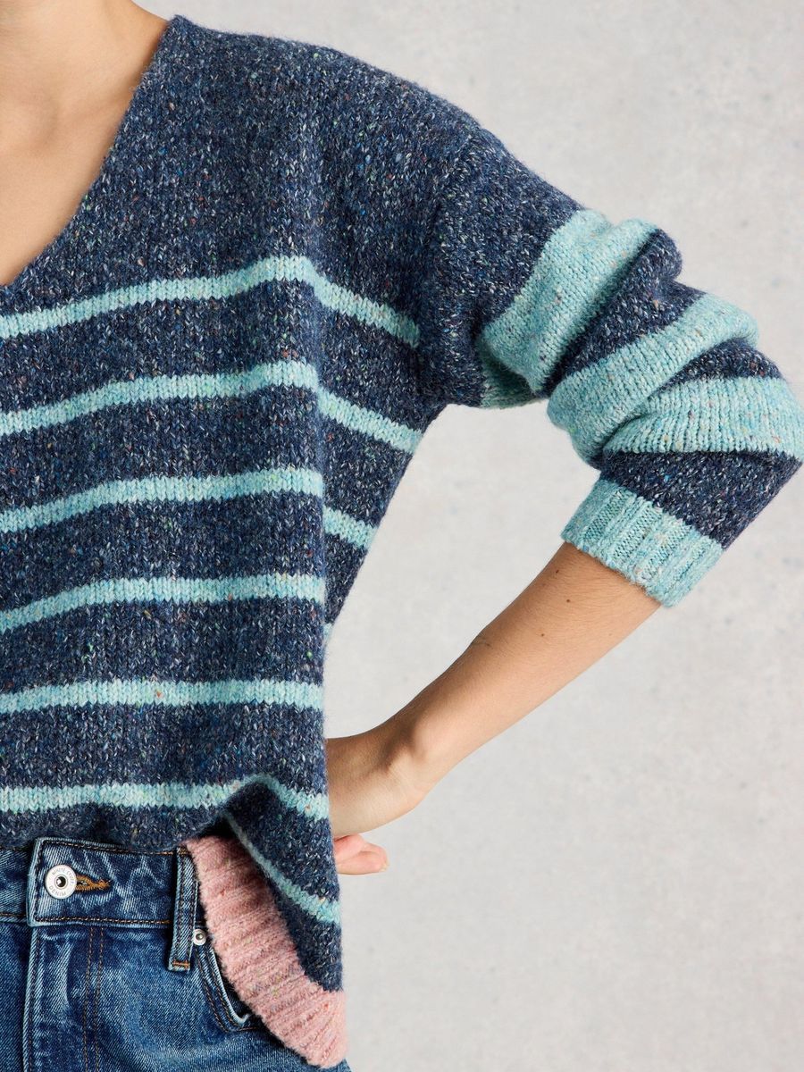 Gestreifter Pullover mit V-Ausschnitt