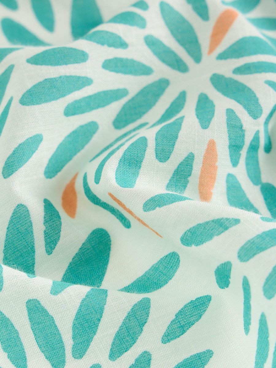 Leichtes quadratisches Halstuch mit Blumenprint