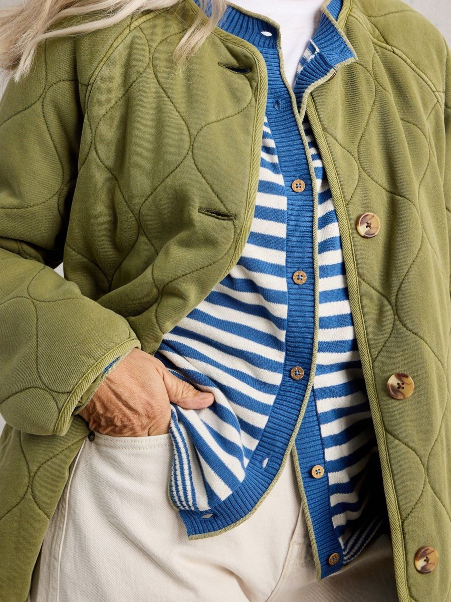 Gestreifte Strickjacke aus Bio-Baumwolle