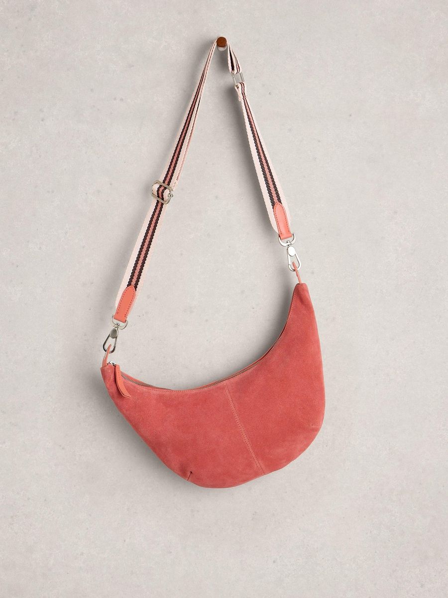 Halbmondförmige Crossbody-Tasche aus Wildleder