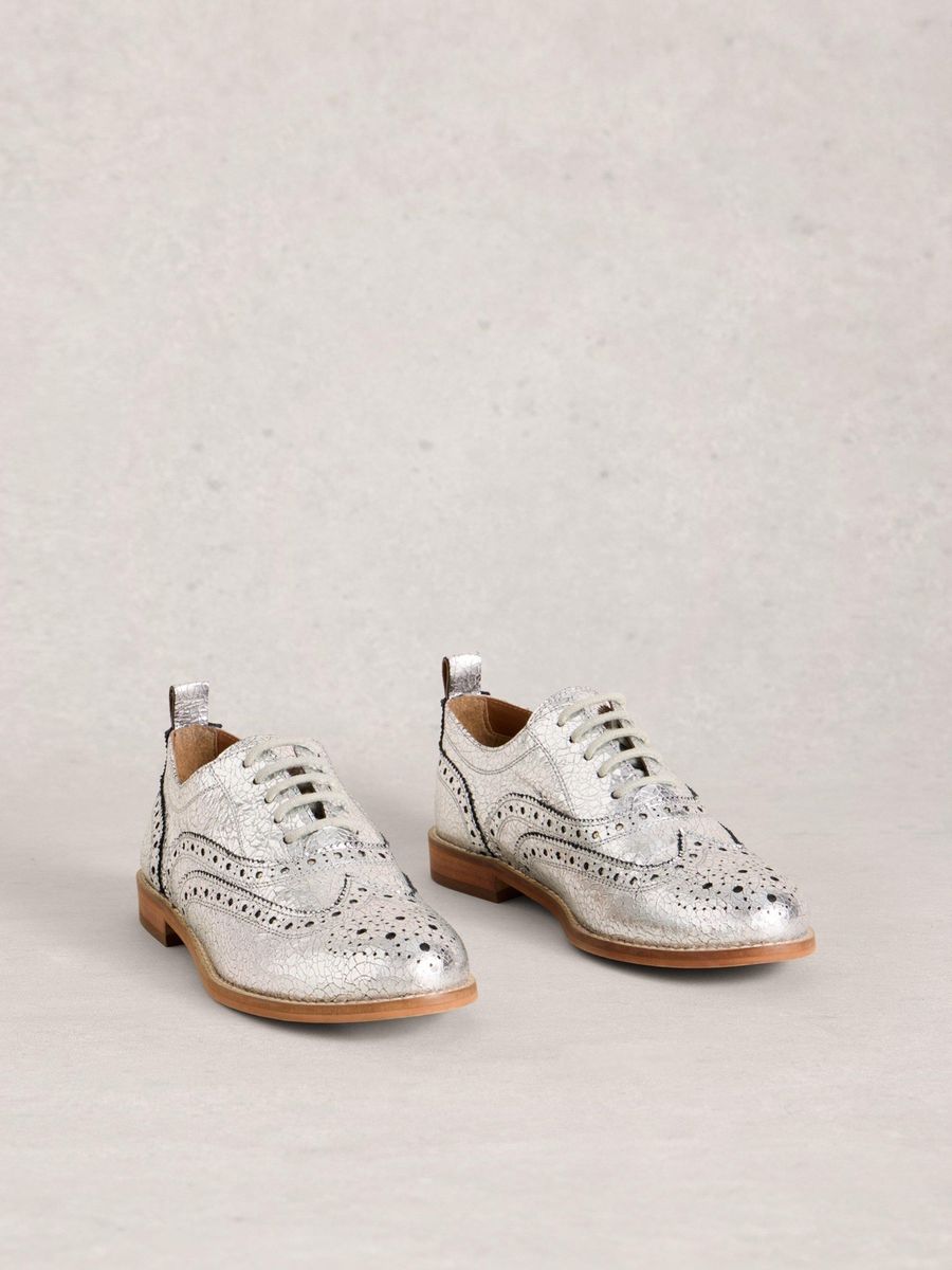 Metallic-Schnürschuhe mit klassischem Lochmuster