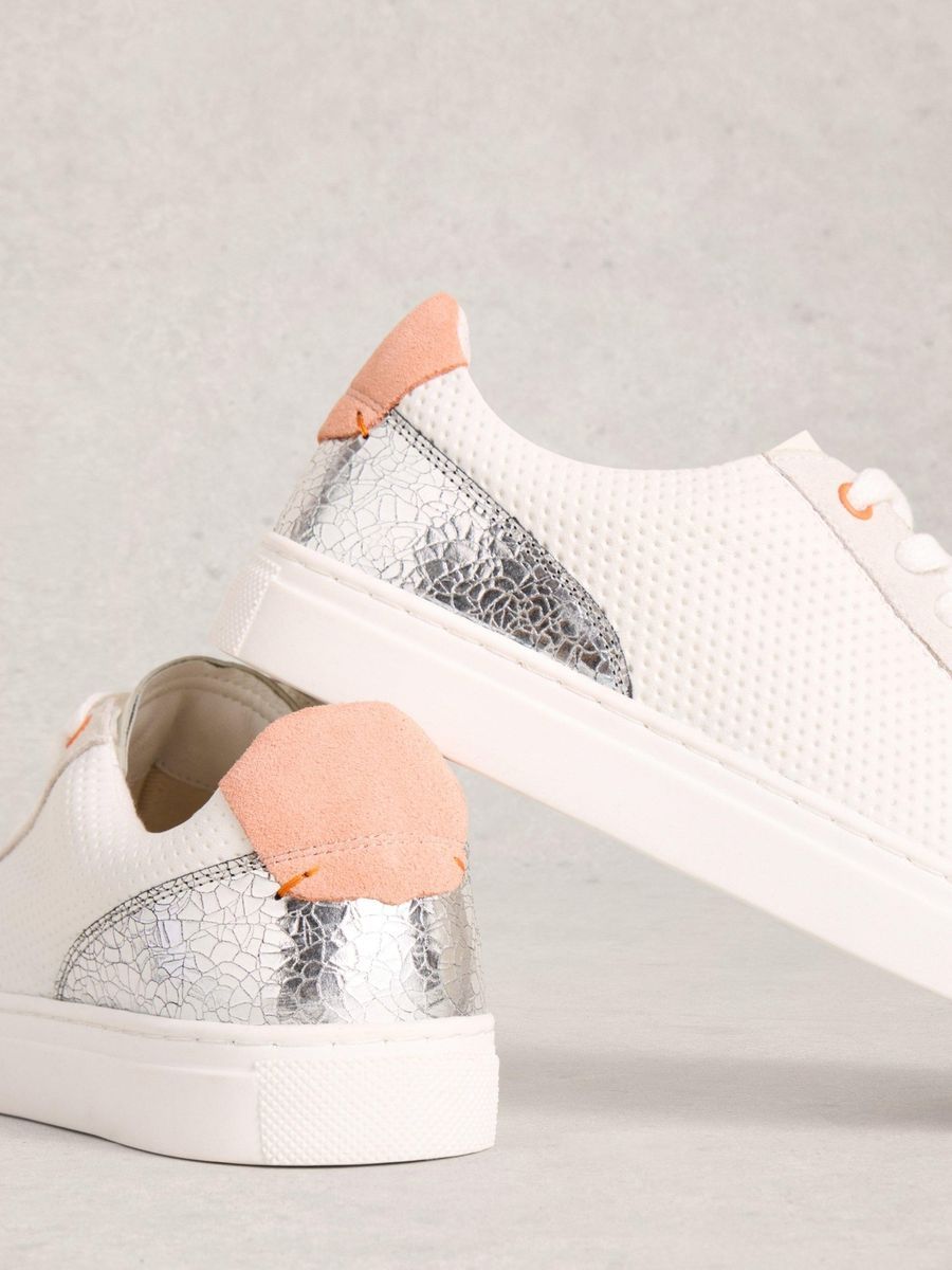 Perforierte Leder Low-Top Sneaker