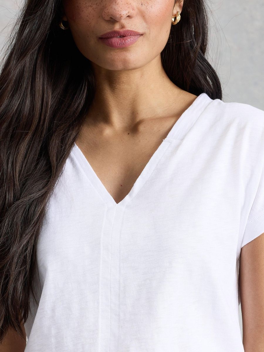 Leichtes Baumwoll-T-Shirt mit V-Ausschnitt
