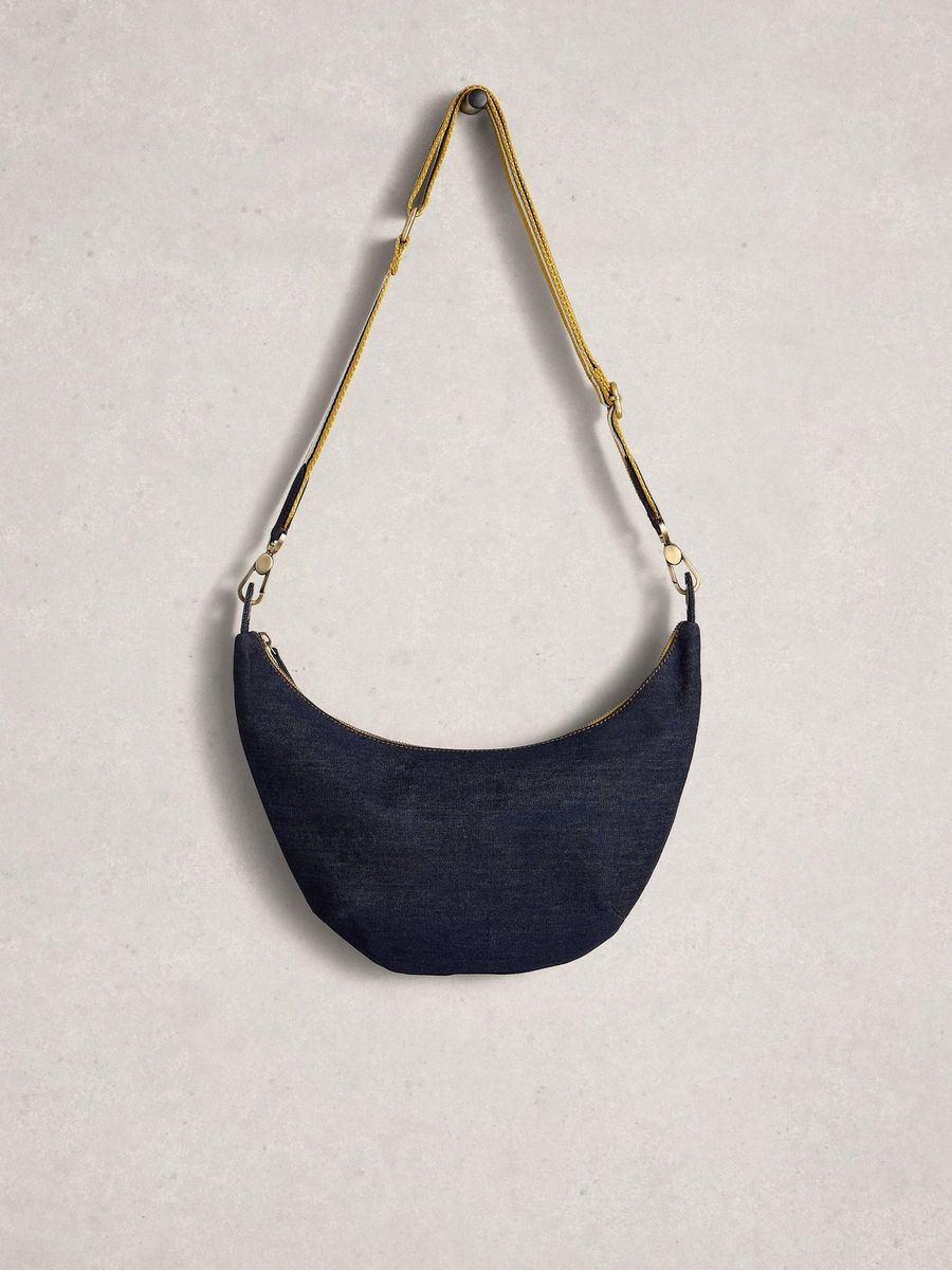 Halbmond-Umhängetasche aus Denim
