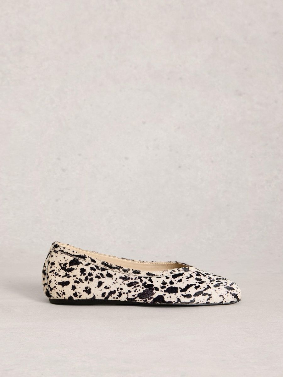 Slipper mit Animal-Print und eckiger Spitze