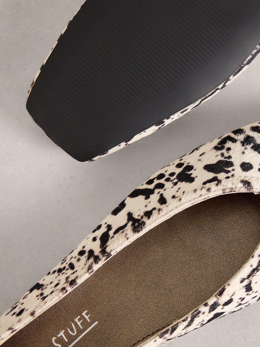 Slipper mit Animal-Print und eckiger Spitze