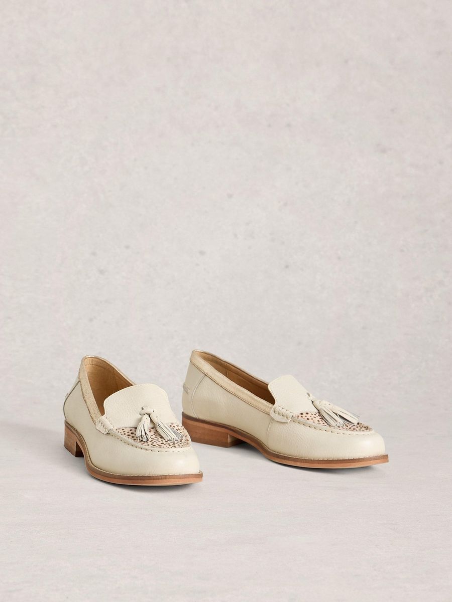 Quasten-Loafer mit Metallic-Besatz