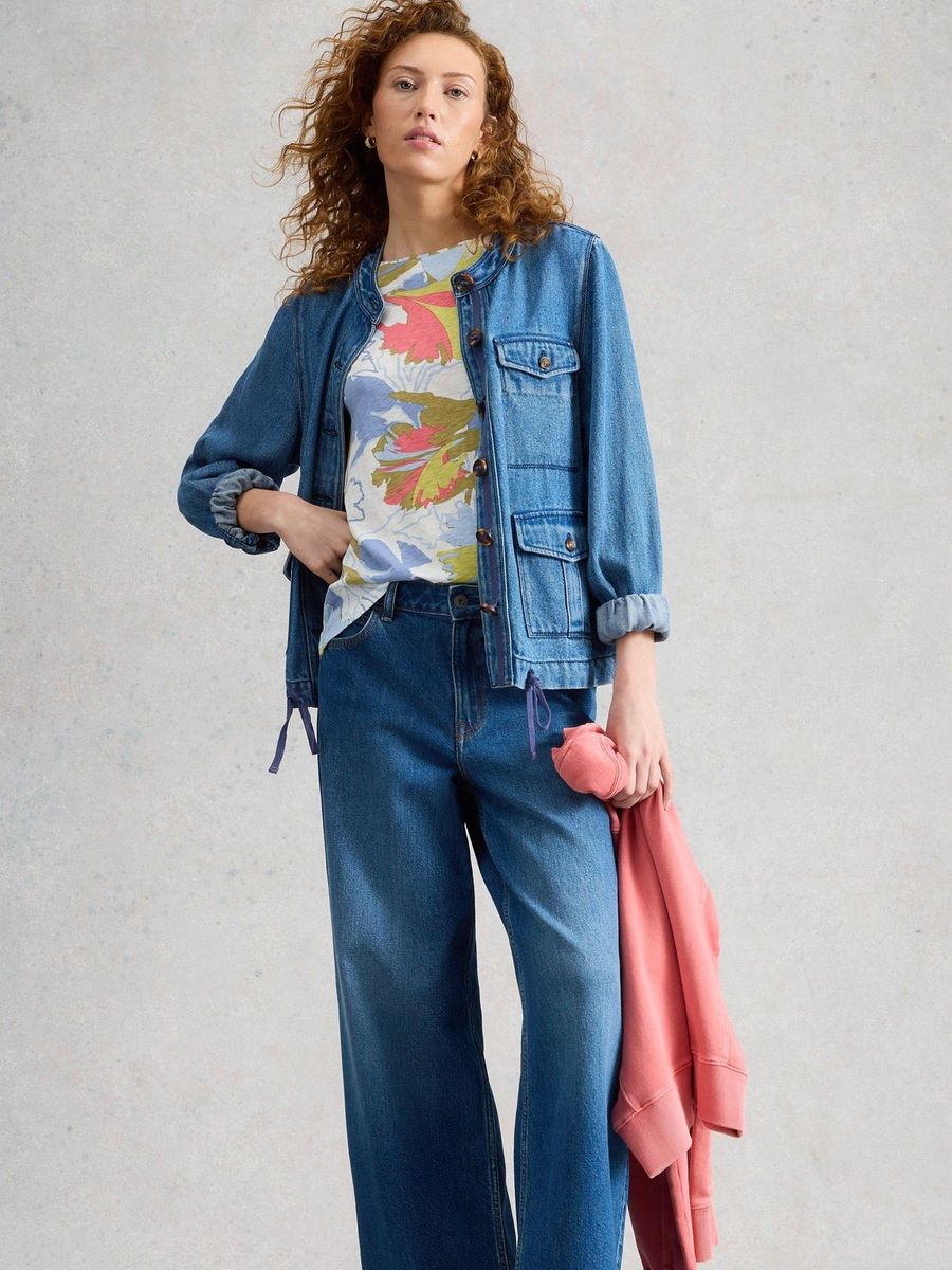 T-Shirt mit künstlerischem Blumenmuster