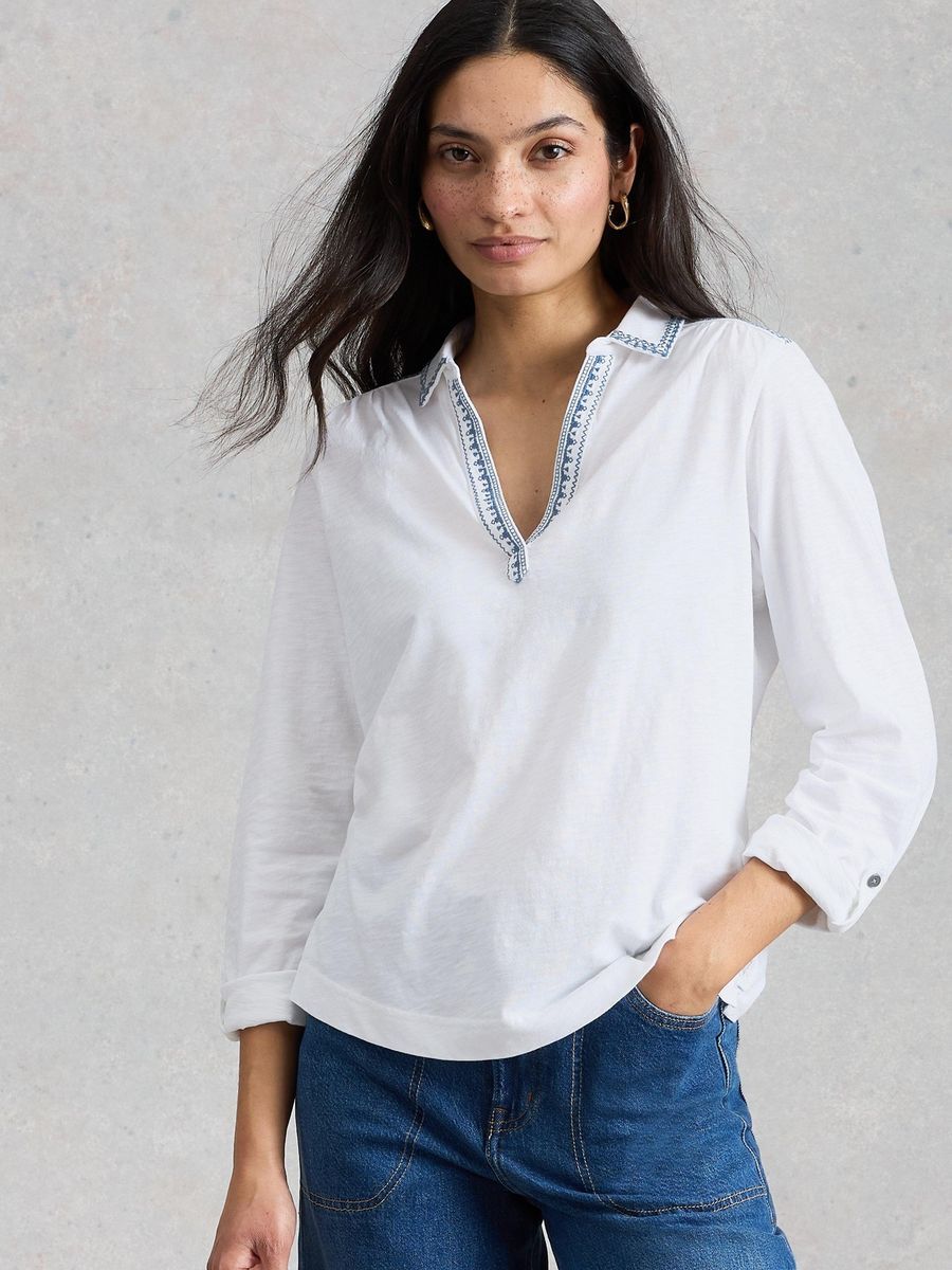 Bestickte Jerseybluse mit Keilausschnitt