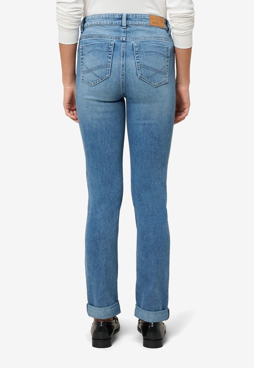 Schmal geschnittene Jeans mit Umschlag